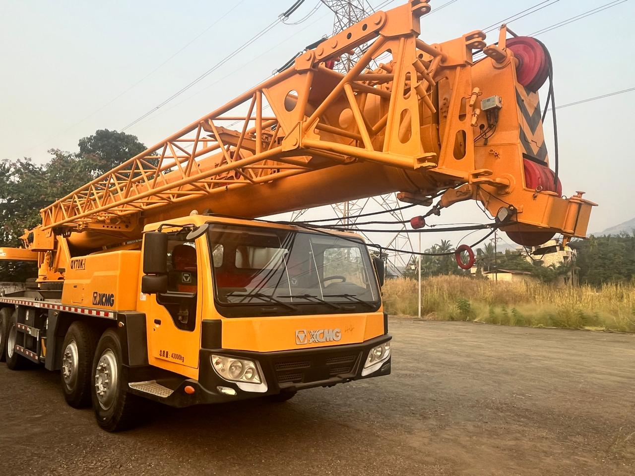 XCMG QY70K-I 70 tonne truck mounted telescopic crane available for hire in Navi Mumbai